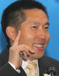 中央電視臺廣告經(jīng)濟(jì)信息中心主任、經(jīng)濟(jì)頻道總監(jiān)郭振璽