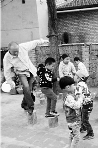 鄉(xiāng)村“百姓幼兒園”——天水秦安一名研究生胡建強(qiáng)的抉擇和堅守（圖）