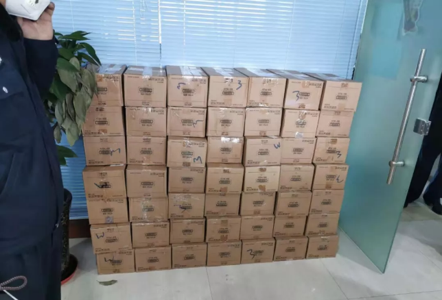 蘭州多部門協同作戰,查獲104箱“三無”口罩!