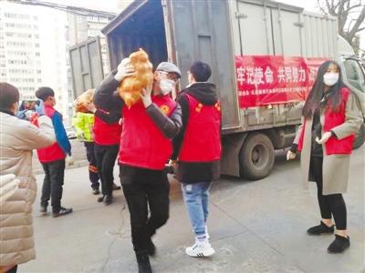 【甘肅全民戰“疫”】“陽光公益”志愿者為社區戰“疫”助力加油