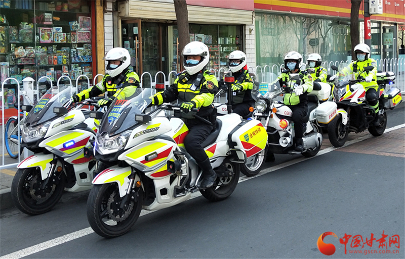 助力復工復產 蘭州交警多舉措筑牢交通安全防線（組圖）