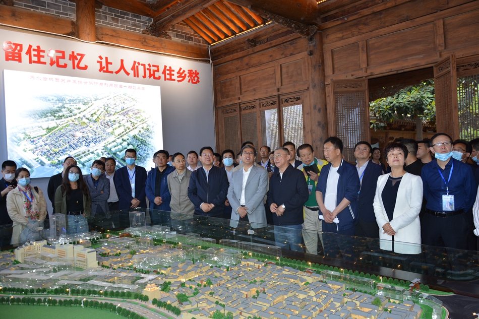 全省文化旅游產業項目建設推進會參會代表觀摩天水文旅項目