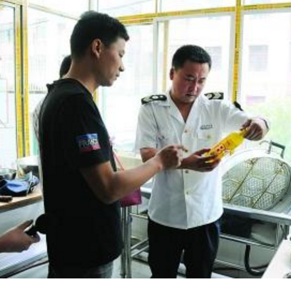 蘭州市場監管局綜合行政執法隊開展學校、托幼機構食品安全專項檢查