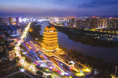 蘭州黃河樓 璀璨迎“雙節”