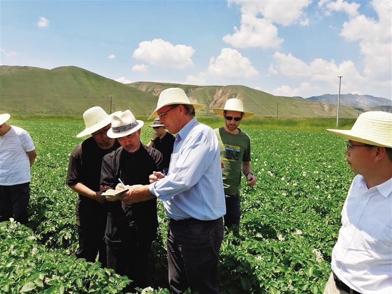 優化引智生態環境 助推國外智力引進 蘭州市命名引進國外智力示范單位12家