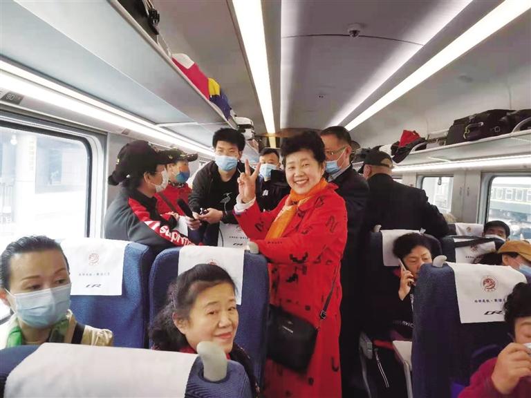 坐上動車暢游三峽 蘭鐵國旅公司推出“定制服務”