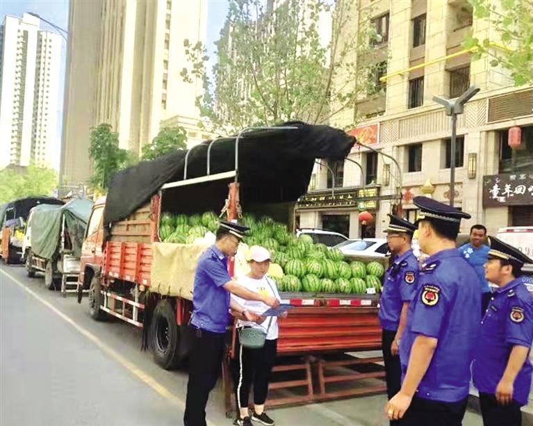 蘭州安寧472個臨時攤點助瓜農輕松賣瓜