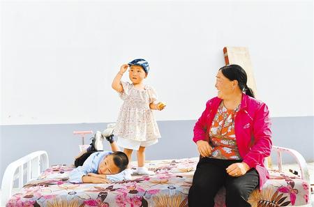 搬入新家園 開啟新生活——舟曲縣首批避險搬遷群眾入住蘭州新區掠影