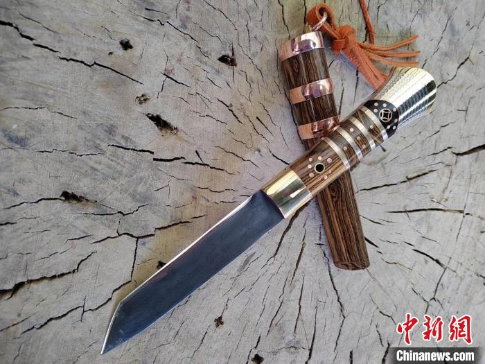 圖為保安腰刀。(資料圖) 受訪(fǎng)者供圖 圖為保安腰刀。(資料圖) 受訪(fǎng)者供圖