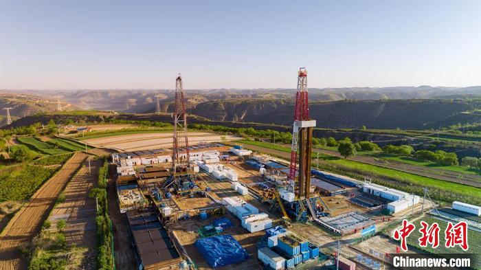 圖為中石油長慶油田慶陽華H60雙機組鉆井現場。(資料圖) 慶陽市委宣傳部供圖