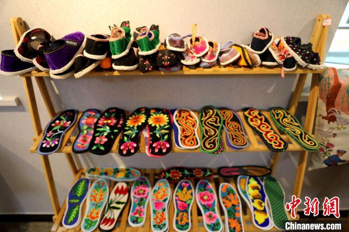 圖為盤繡作品。 薛蒂 攝 圖為盤繡作品。 薛蒂 攝