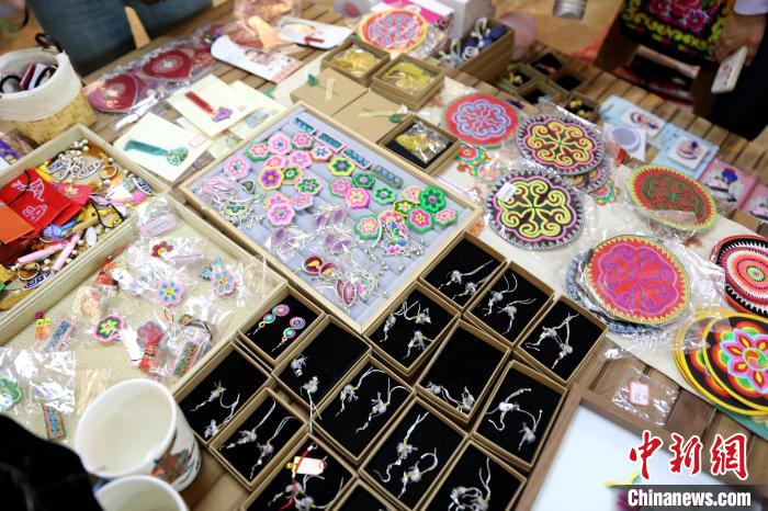 圖為盤繡作品。 薛蒂 攝 圖為盤繡作品。 薛蒂 攝