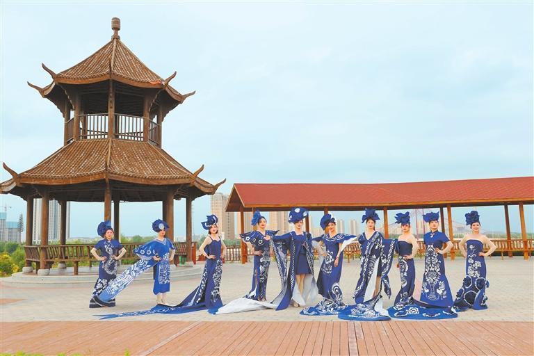 “剪云裳”“青花瓷”系列作品 趙彩霞