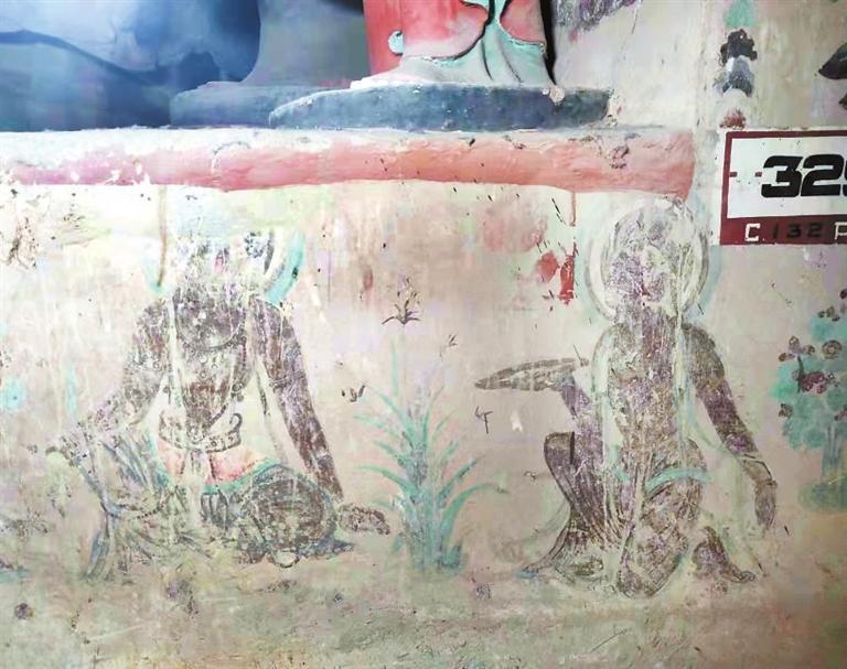 莫高窟第329窟的萱草 初唐