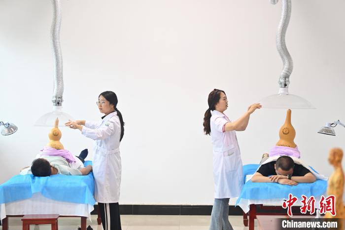 皇甫謐故里甘肅靈臺中醫康養受青睞:民眾“艾”上“針灸”